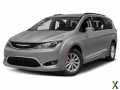 Photo Used 2018 Chrysler Pacifica Touring-L