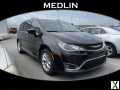 Photo Used 2018 Chrysler Pacifica Touring-L Plus w/ Tire & Wheel Group