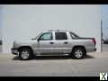 Photo Used 2004 Chevrolet Avalanche Z66 w/ Sun And Sound Package