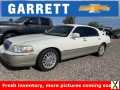 Photo Used 2004 Lincoln Town Car Signature