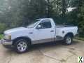 Photo Used 2002 Ford F150 2WD Regular Cab
