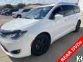 Photo Used 2017 Chrysler Pacifica Touring-L Plus