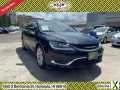 Photo Used 2016 Chrysler 200 Limited w/ Convenience Group