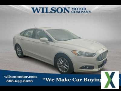 Photo Used 2014 Ford Fusion SE w/ Equipment Group 202A