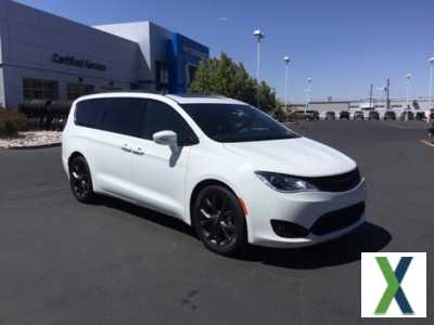 Photo Used 2019 Chrysler Pacifica Limited w/ S Appearance Package