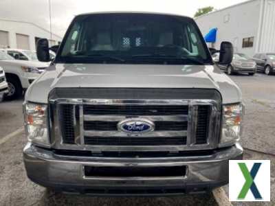 Photo Used 2014 Ford E-350 and Econoline 350 Super Duty w/ Power Group