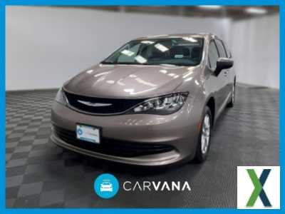 Photo Used 2017 Chrysler Pacifica LX