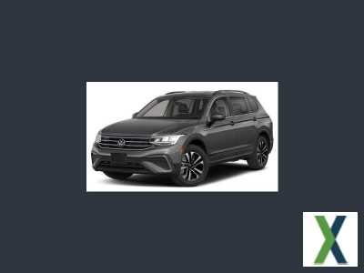 Photo Certified 2022 Volkswagen Tiguan SE w/ Panoramic Sunroof Package
