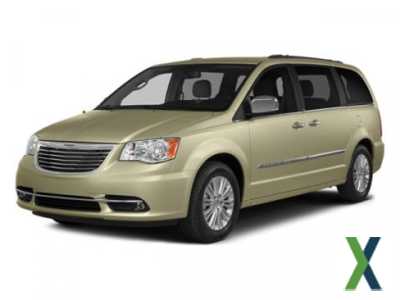 Photo Used 2014 Chrysler Town & Country Touring-L