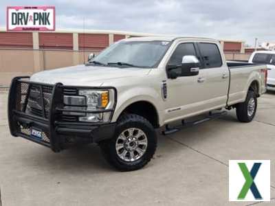 Photo Used 2017 Ford F350 Lariat w/ Chrome Package