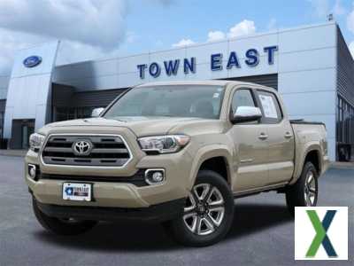 Photo Used 2017 Toyota Tacoma Limited w/ Tow Package