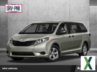 Photo Used 2015 Toyota Sienna Limited