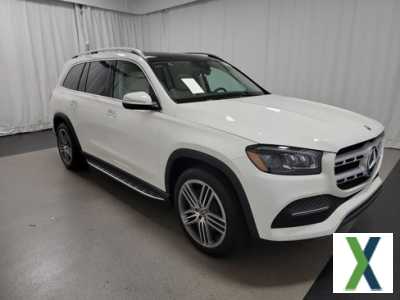 Photo Used 2022 Mercedes-Benz GLS 450 4MATIC