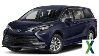 Photo Used 2023 Toyota Sienna Limited
