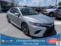Photo Used 2020 Toyota Camry SE w/ Phone Cable & Charge Package