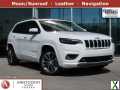 Photo Used 2019 Jeep Cherokee Overland w/ Technology Group