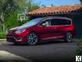 Photo Used 2020 Chrysler Pacifica Limited w/ Tire & Wheel Group