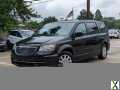 Photo Used 2015 Chrysler Town & Country LX