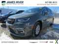 Photo Used 2022 Chrysler Pacifica Touring-L