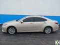 Photo Used 2013 Lexus ES 350 w/ Luxury Pkg