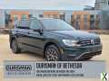 Photo Used 2019 Volkswagen Tiguan SE w/ Panoramic Sunroof Package