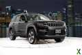 Photo Used 2022 Jeep Grand Cherokee Limited