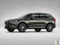 Photo Used 2018 Volvo XC60 T5 Momentum w/ Vision Package