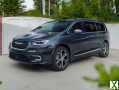 Photo Used 2022 Chrysler Pacifica Touring-L