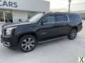 Photo Used 2019 GMC Yukon XL SLT