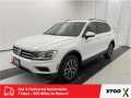 Photo Used 2018 Volkswagen Tiguan SE w/ Panoramic Sunroof Package