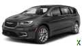 Photo Used 2023 Chrysler Pacifica Limited w/ S Appearance Package