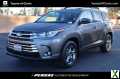 Photo Used 2019 Toyota Highlander Limited Platinum