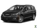 Photo Used 2021 Chrysler Pacifica Touring-L