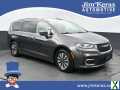 Photo Used 2021 Chrysler Pacifica Touring-L