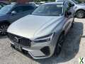 Photo Used 2023 Volvo XC60 B5 Ultimate w/ Climate Package