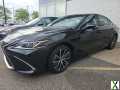 Photo Used 2024 Lexus ES 350 w/ Premium Package