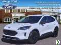 Photo Used 2022 Ford Escape SE w/ Cold Weather Package