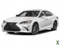 Photo Used 2022 Lexus ES 350 w/ Premium Package