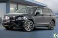 Photo Used 2021 Volkswagen Tiguan SE w/ Panoramic Sunroof Package