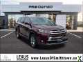 Photo Used 2017 Toyota Highlander Limited Platinum