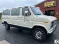 Photo Used 1991 Ford E-250 and Econoline 250 Club Wagon