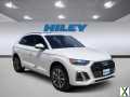 Photo Used 2023 Audi Q5 2.0T Premium w/ Convenience Package