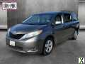 Photo Used 2011 Toyota Sienna LE