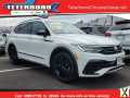 Photo Used 2022 Volkswagen Tiguan SE R-Line