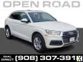 Photo Used 2020 Audi Q5 2.0T Premium w/ Convenience Package