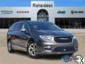 Photo Used 2023 Chrysler Pacifica Limited