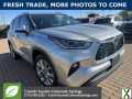 Photo Used 2022 Toyota Highlander Limited