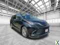 Photo Used 2022 Toyota Sienna XLE