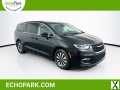 Photo Used 2023 Chrysler Pacifica Touring-L