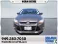 Photo Certified 2022 Volkswagen Taos SE w/ IQ.Drive SE Package